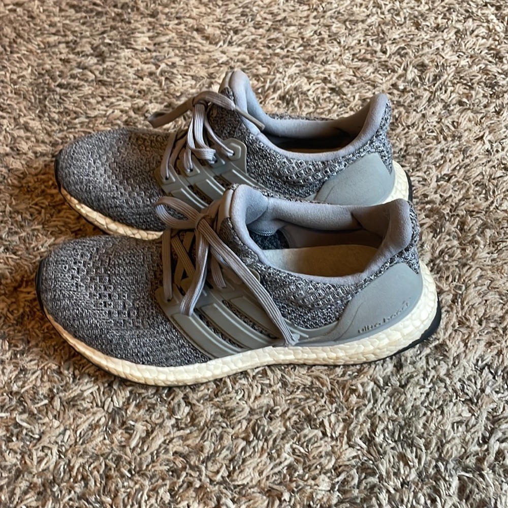 Adidas Ultra Boost - Picture 3 of 5
